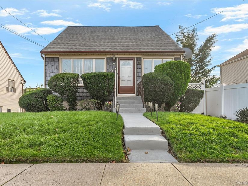 142 Washington Avenue, Valley Stream NY 11580