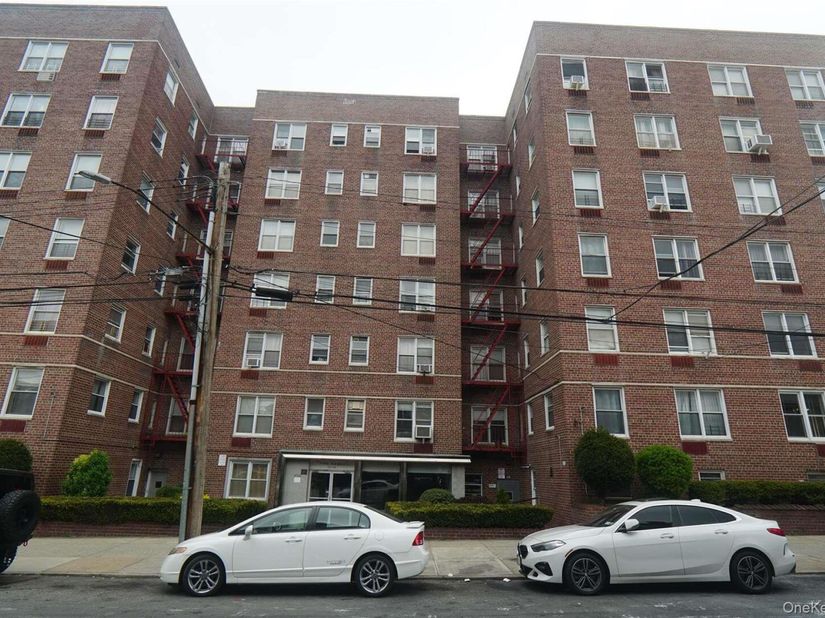 63-45 Saunders Street 3G, Rego Park NY 11374