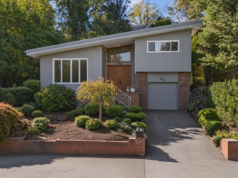 150 Cow Neck Road, Port Washington NY 11050