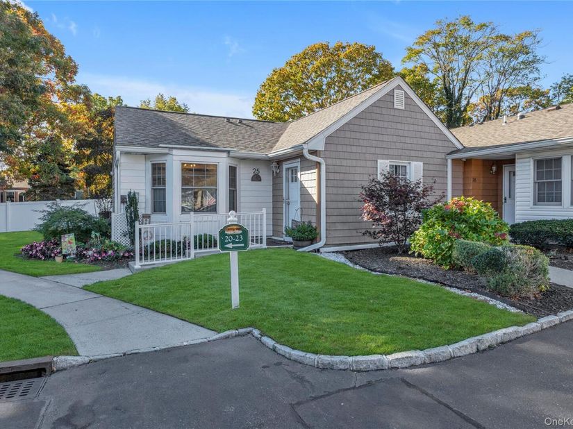 25 Revere Dr, Sayville NY 11782