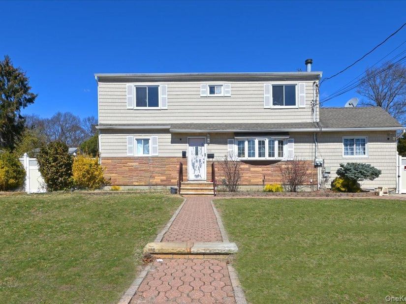 313 Warren Street, West Babylon NY 11704