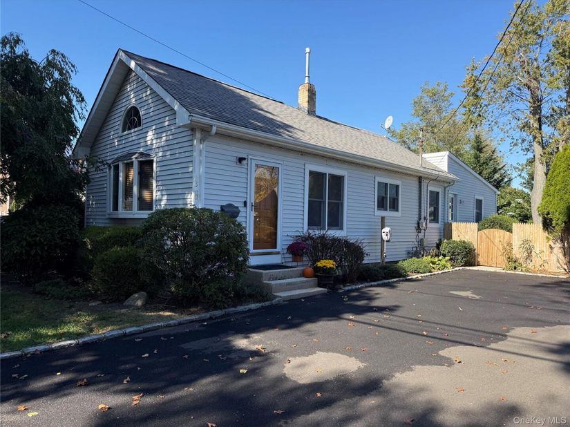 23 Wanser Place, Amityville NY 11701