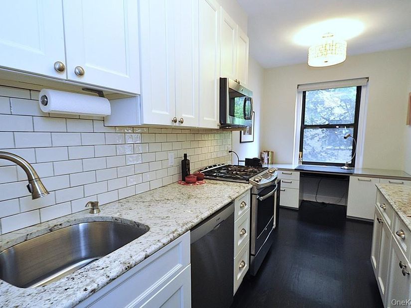 143 Garth Road 4N, Scarsdale NY 10583