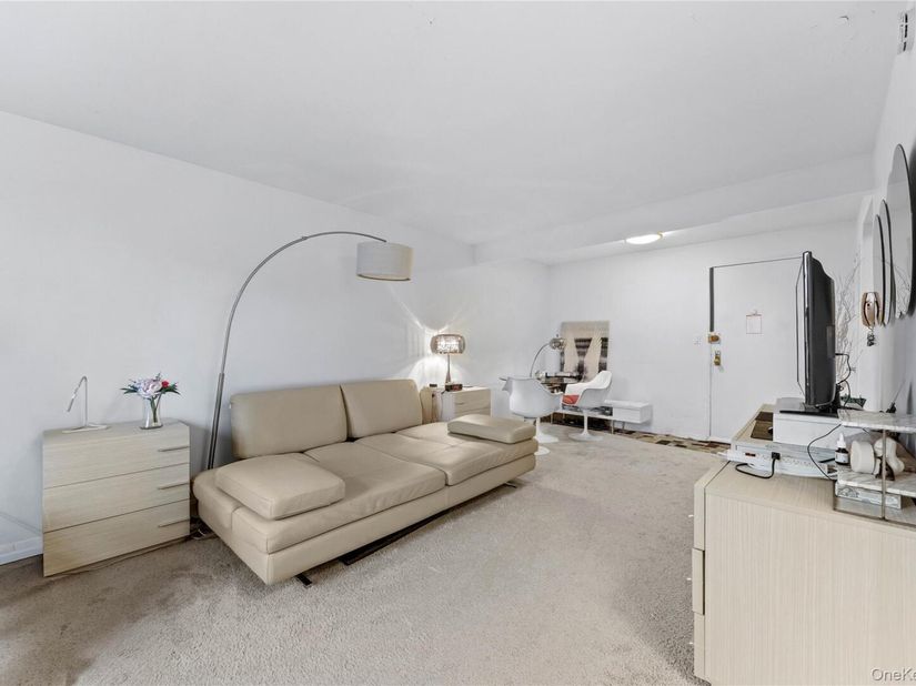 2830 Briggs Avenue 4C, Bronx NY 10458