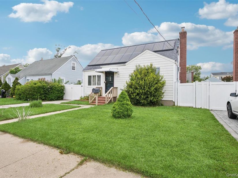 1043 Thomas Avenue, Baldwin NY 11510