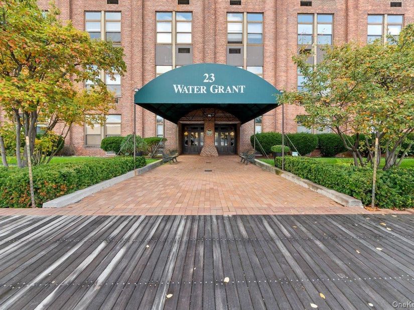 23 Water Grant Street 2N, Yonkers NY 10701