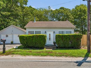 487 Mastic Road