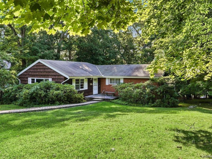 7 Overhill Road, New Rochelle NY 10804