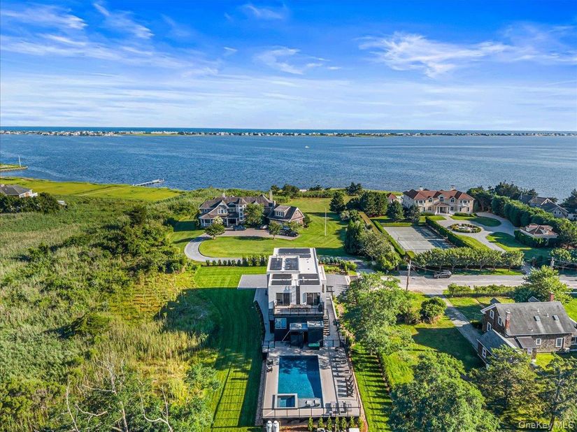 1A Jagger Lane, Westhampton NY 11977