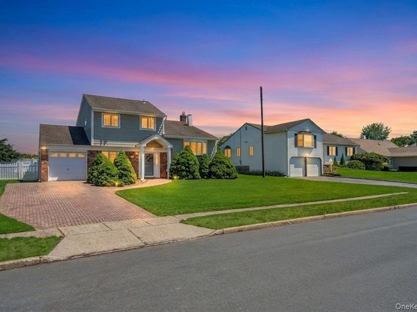 12 Sagebrush Lane, Kings Park NY 11754