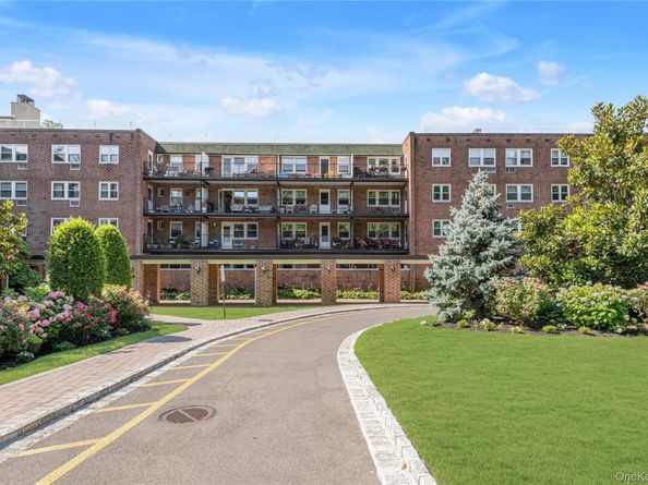 32 Pearsall Avenue 3F, Glen Cove NY 11542