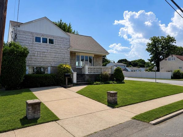 49 Noble Street, North Babylon NY 11703