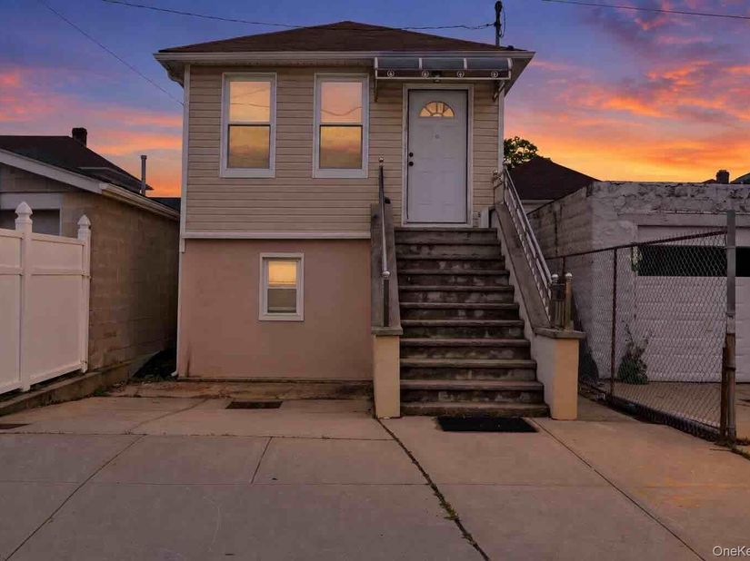 6940 Gouverneur Avenue, Arverne NY 11692
