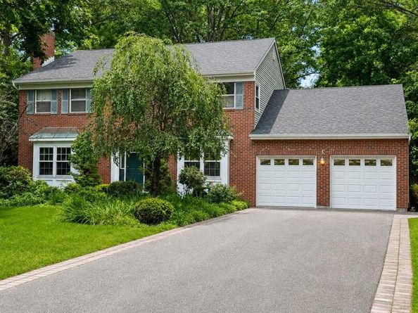 1 Pia Court, Hauppauge NY 11788