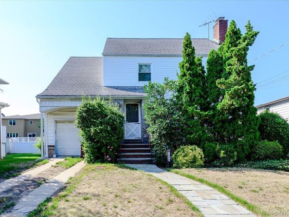 1080 Roselle Place, Woodmere NY 11598