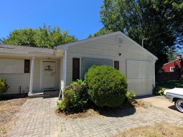 16 Thomas Street, Coram NY 11727