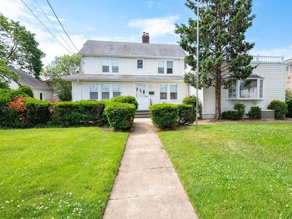 34 Remsen Avenue, Valley Stream NY 11580
