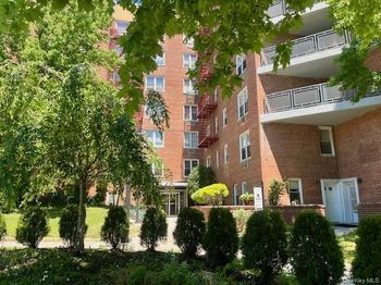15105 Cross Island Parkway