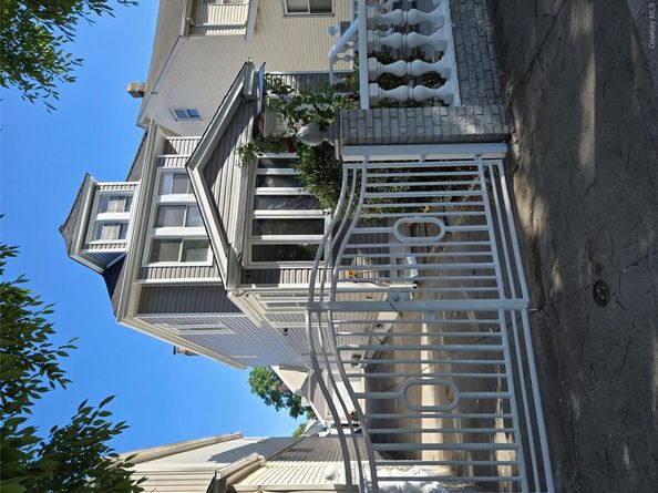 194-44 112th Road, Saint Albans NY 11412