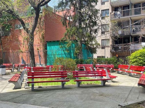 142-05 Roosevelt Avenue 721, Flushing NY 11354