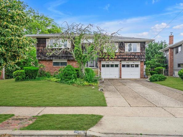 2961 Hewlett Avenue, Merrick NY 11566