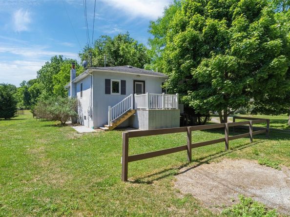 2 North Street, Manorville NY 11949