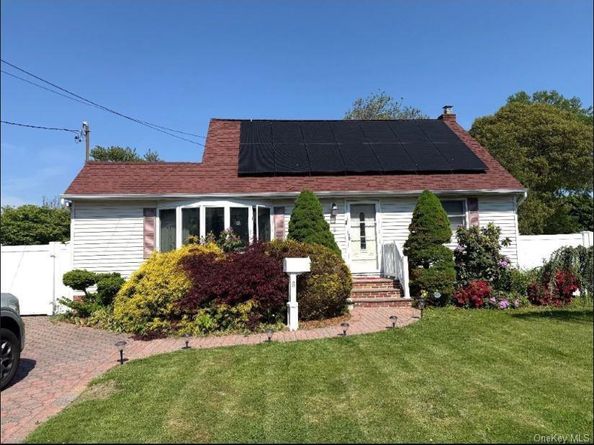 8 Wantagh Avenue, East Islip NY 11730