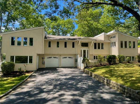 60 Winston Drive, Smithtown NY 11787
