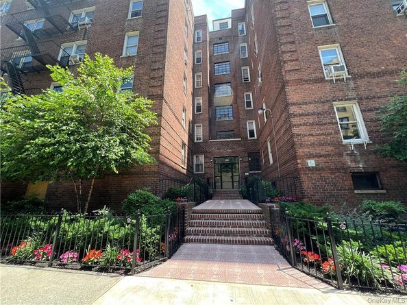 2080 Barnes Avenue 5B, Bronx NY 10462