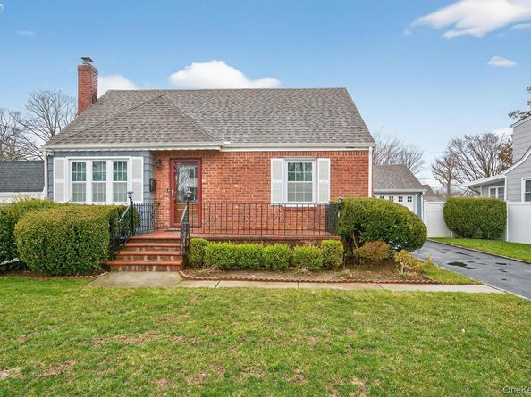 53 Dosoris Lane, Glen Cove NY 11542