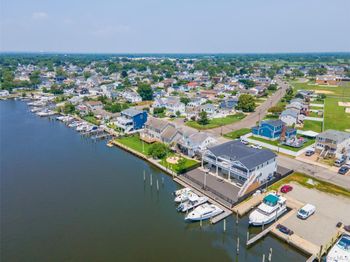 390 E Shore Road