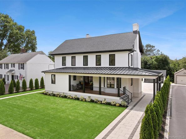 132 Arthur Street, Garden City NY 11530