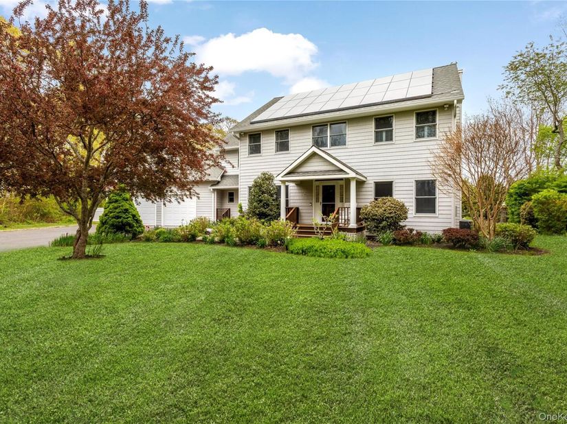 56 Lagoon Court W, South Jamesport NY 11947