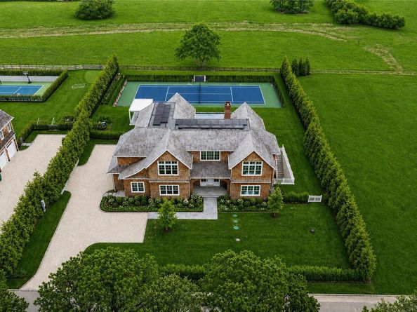 460 Edge Of Woods Road, Southampton NY 11968