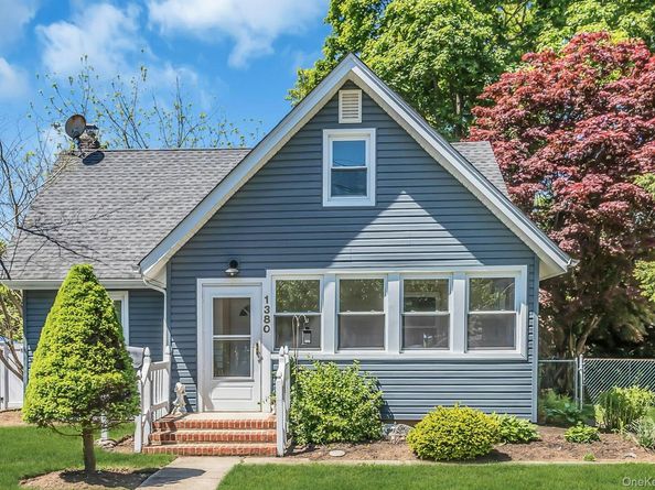 1380 Dartmouth Street, Baldwin NY 11510