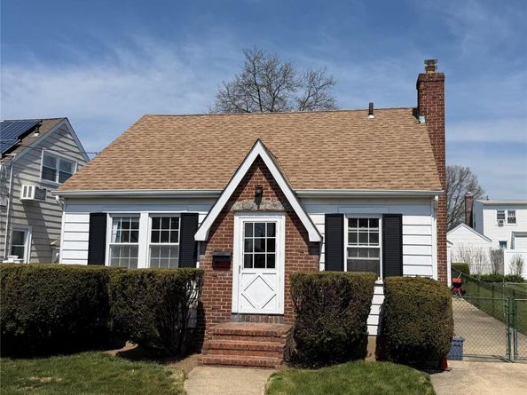 1112 Esther Street, Franklin Square NY 11010