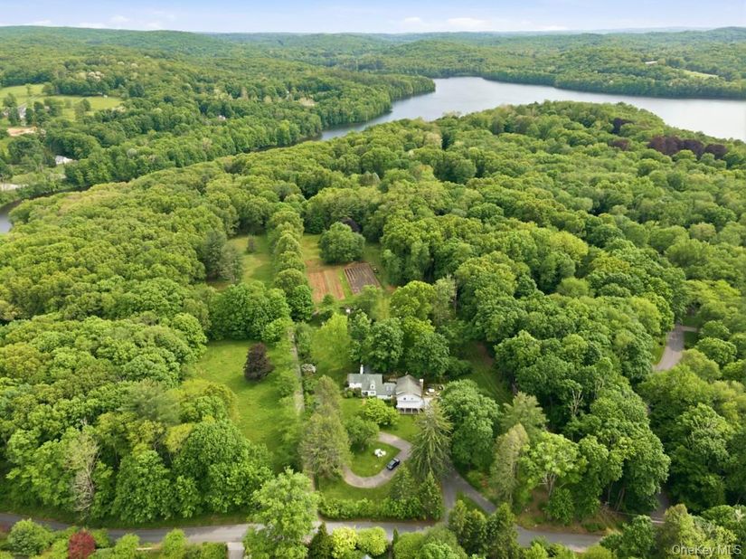3 Old Shop Road, Cross River NY 10518
