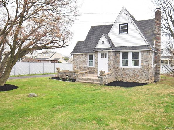 229 14th Street, West Babylon NY 11704