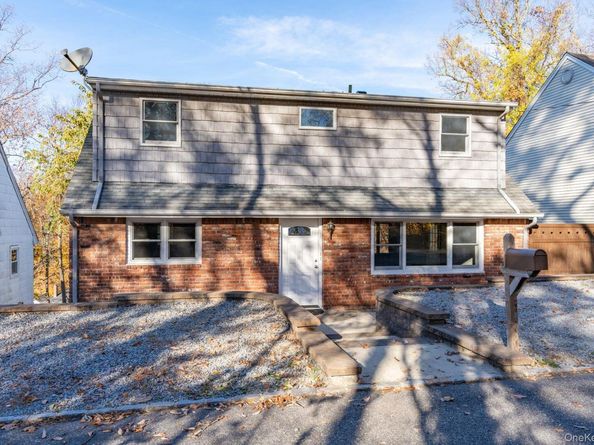 29 Potter Lane, Halesite NY 11743