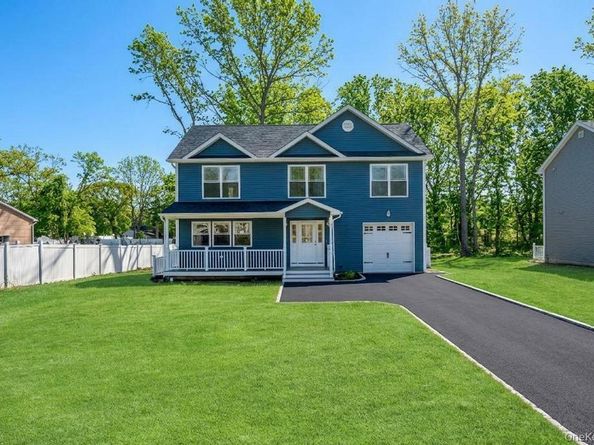 512 Starlight Drive, Shirley NY 11967