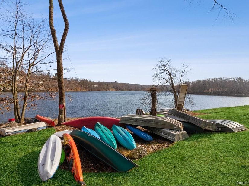 24 Leisure Way, Mohegan Lake NY 10547