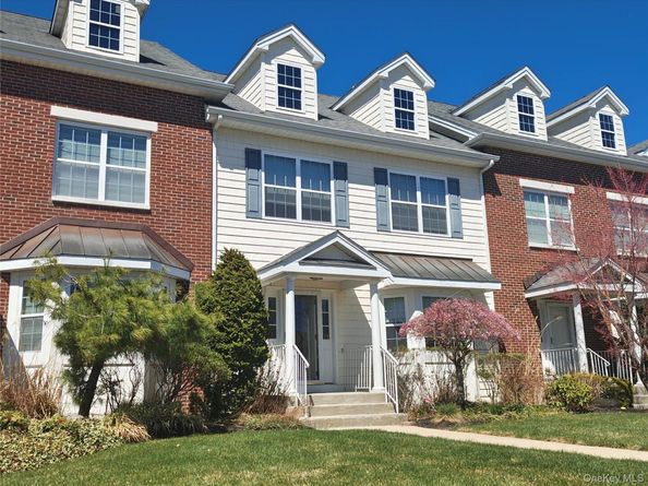 161 Brattle Circle, Melville NY 11746