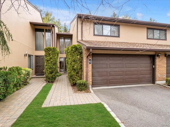 62 Wimbledon Drive, Roslyn NY 11576