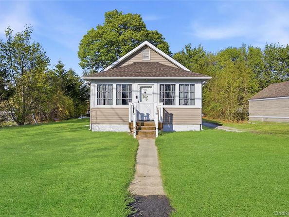 25 Lamport Avenue, Port Jefferson Station NY 11776