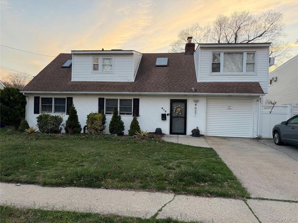 412 Seaford Avenue, Massapequa NY 11758