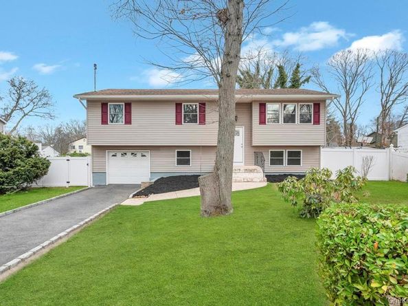 339 Avenue B, Ronkonkoma NY 11779