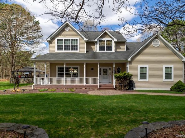 210 Weeks Avenue, Manorville NY 11949