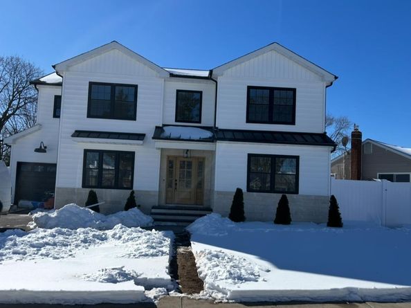 26 Essex Road, Bethpage NY 11714