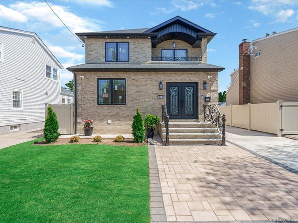 918 N 6th Street, North New Hyde Park NY 11040