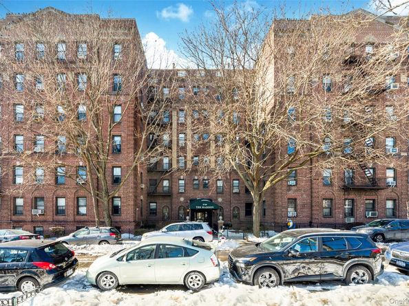 47-20 42nd Street 1B, Sunnyside NY 11104